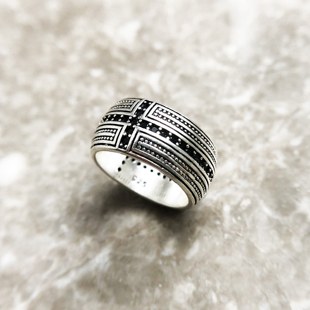 Everett - Vintage style engraved band ring