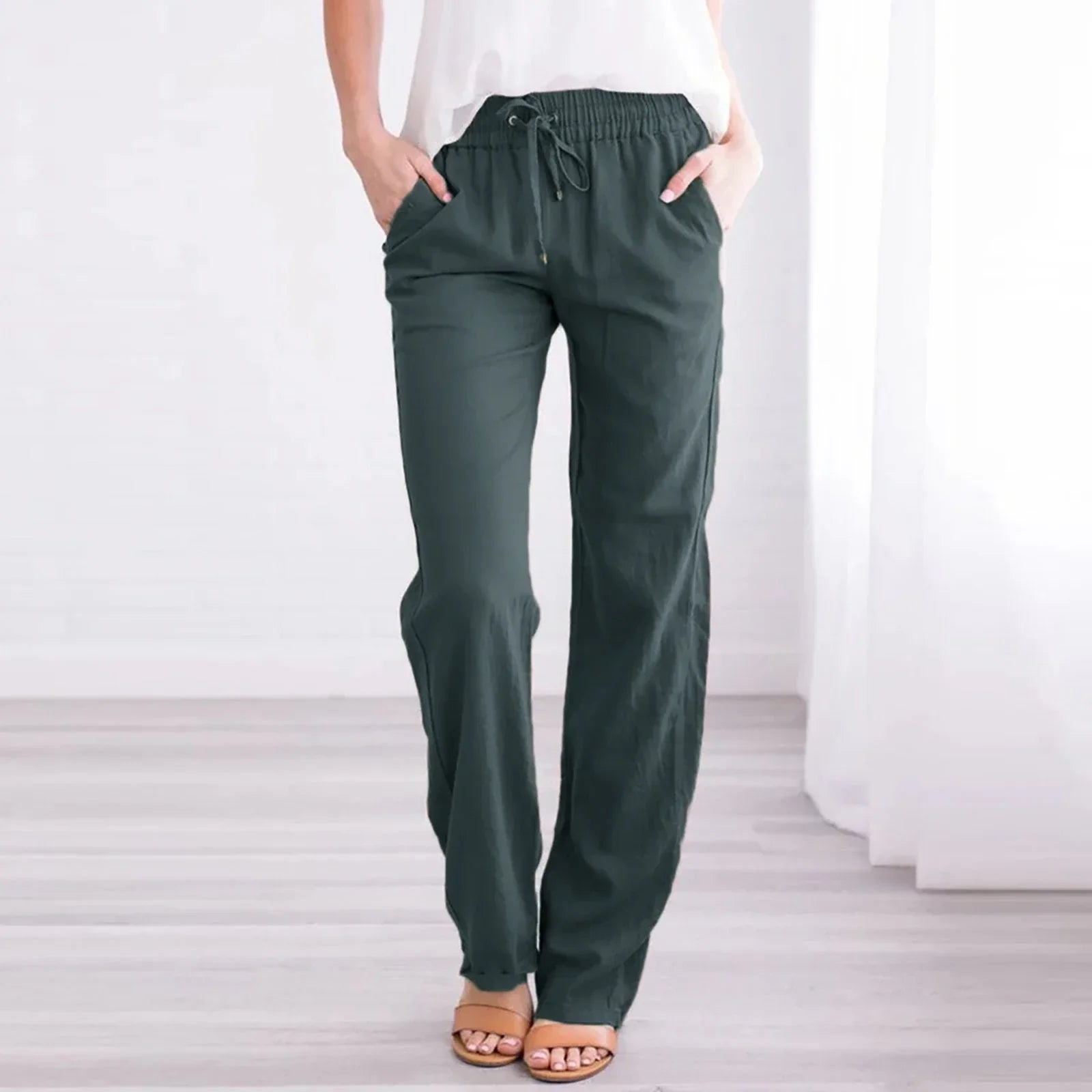 Loose trousers with wide leg and drawstring