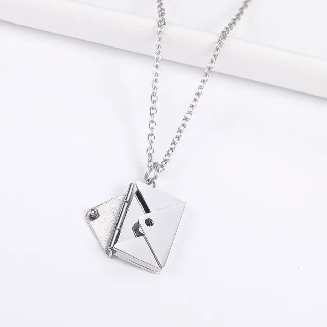 Sofia - Geometric pendant necklace with envelope