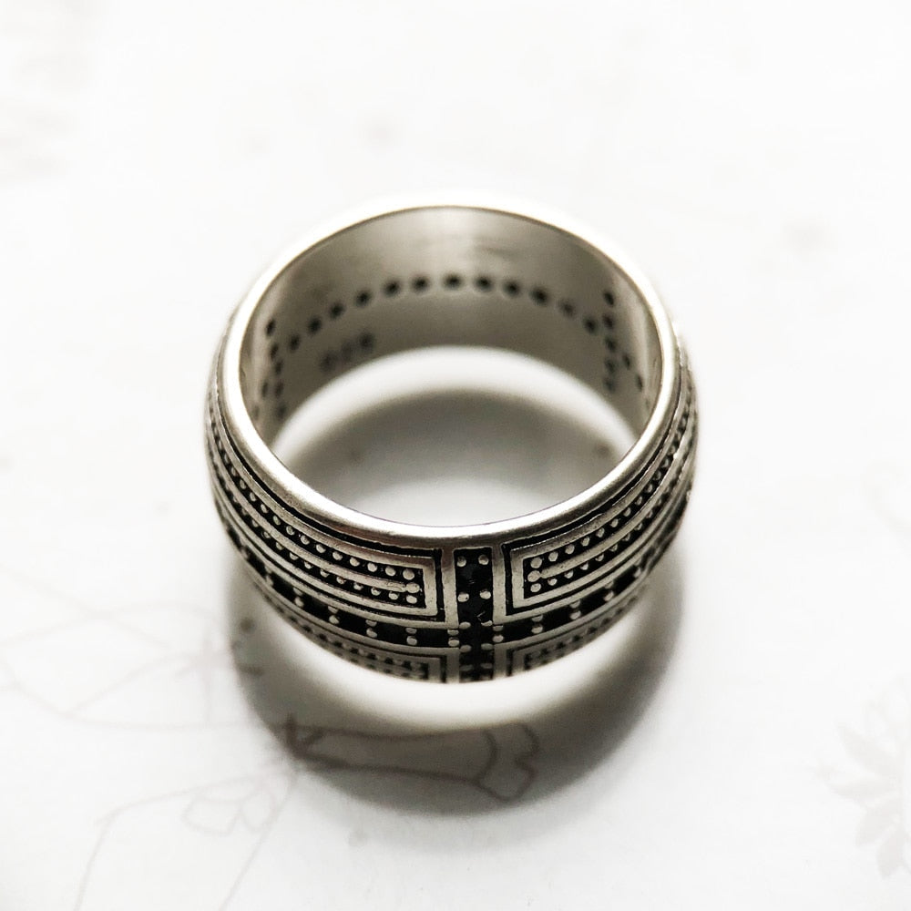 Everett - Vintage style engraved band ring