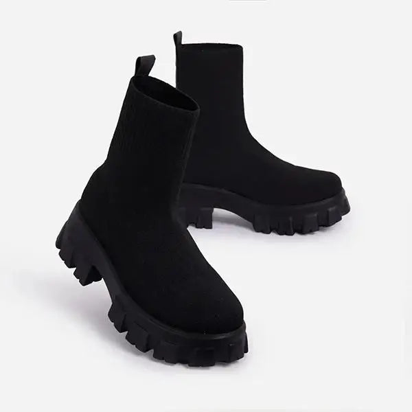 Knitted ankle boots with trendy sole