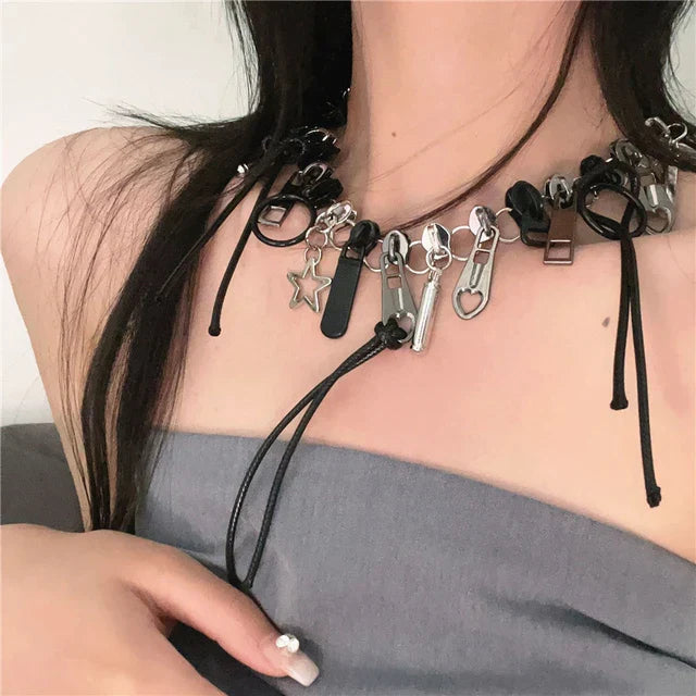 Zippora - Fancy zip pendant choker