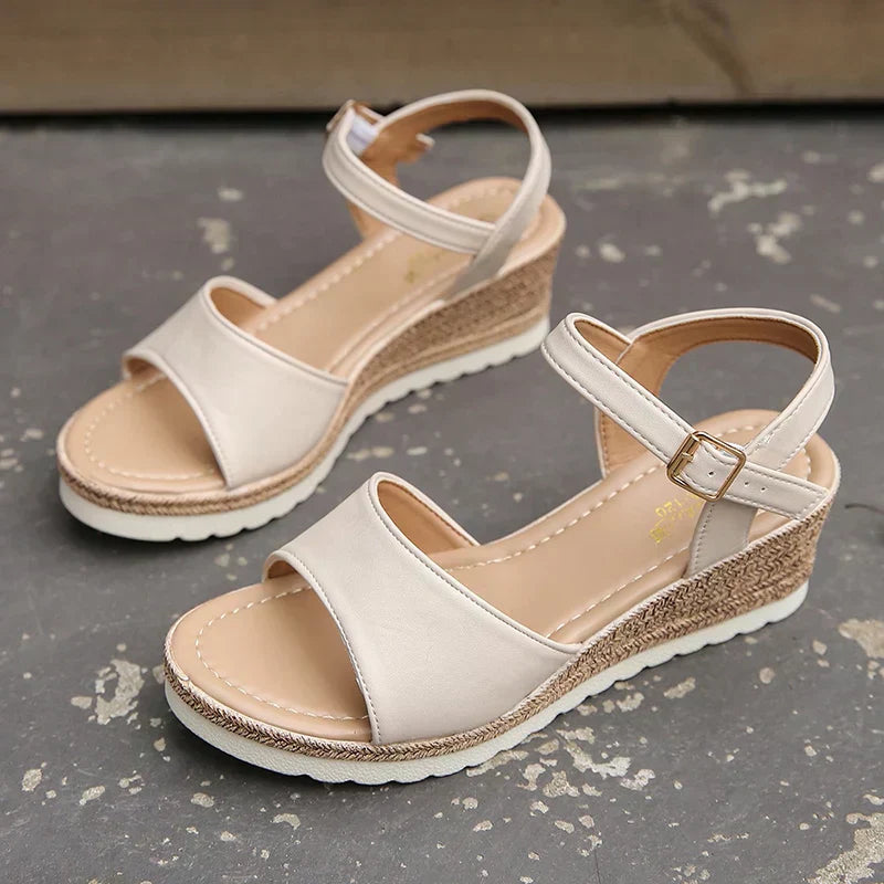 Beatrix - Lightweight Sandals With Wedge Heel and Buckle