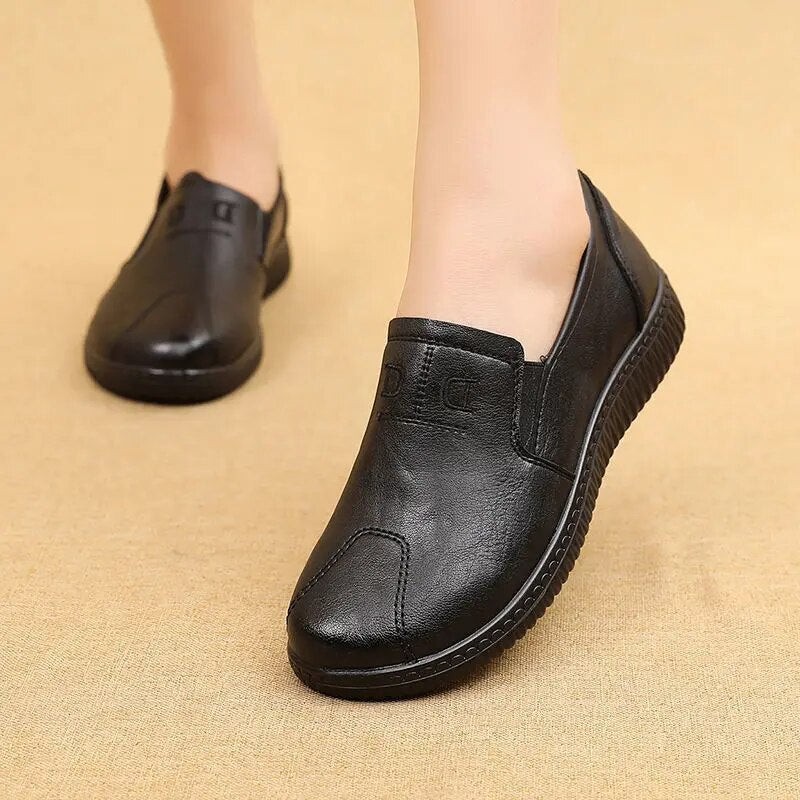 Harriet - Elegant women's flat shoes with a feminine touch