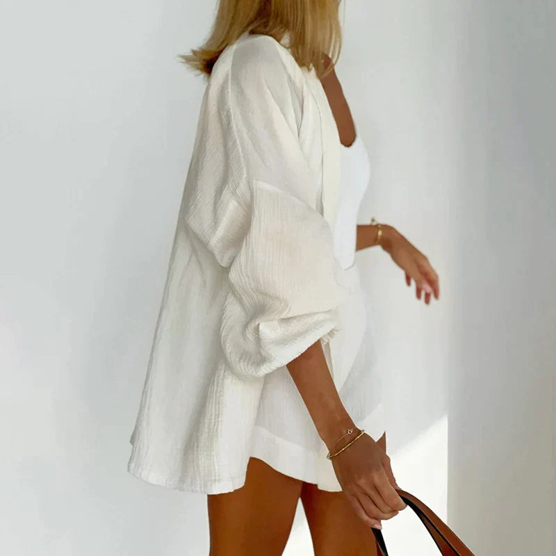 Justine - Loose-fitting set with structured blouse and shorts