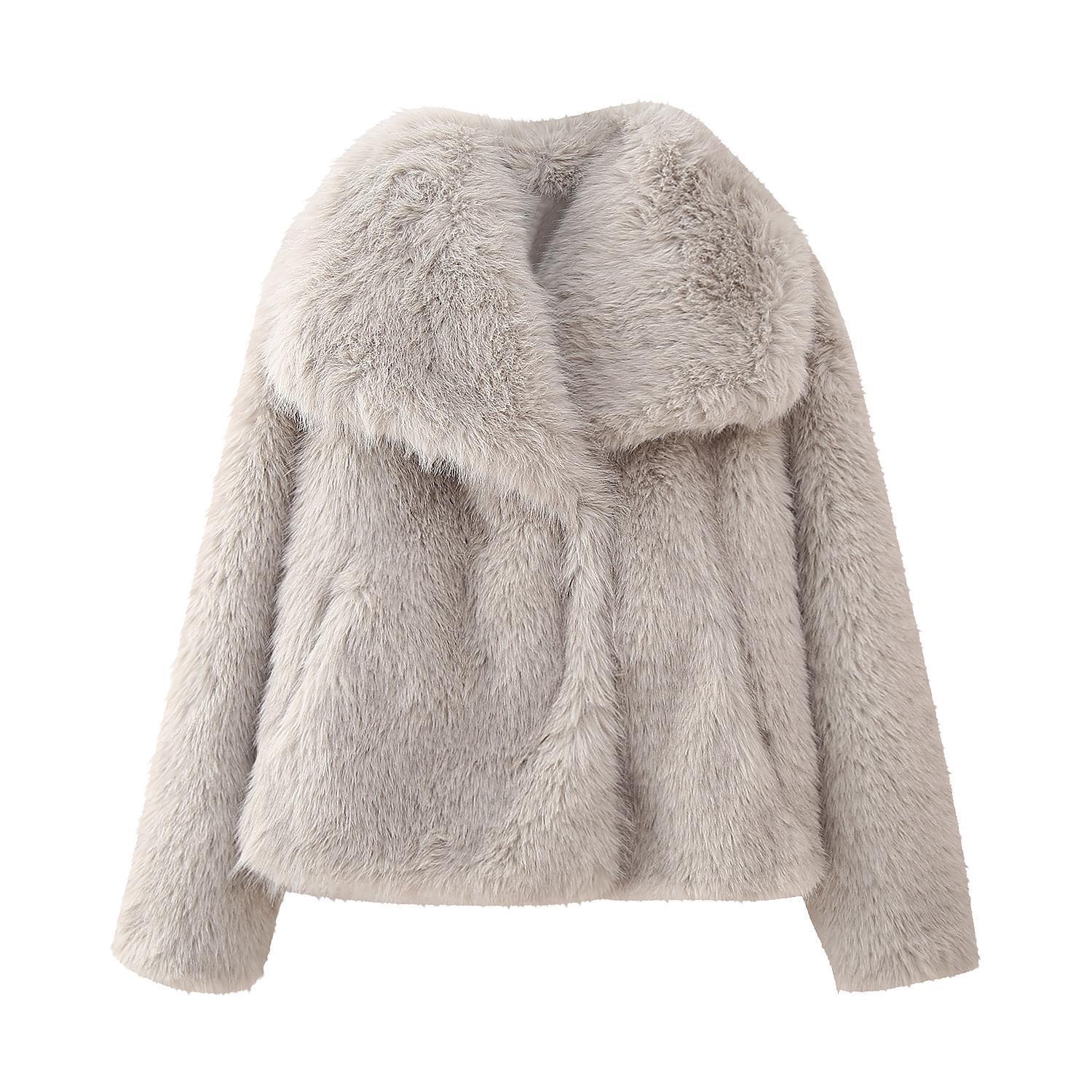 Elegant faux fur winter coat for women