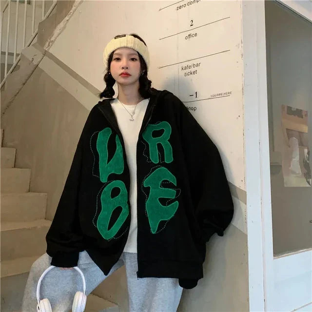 Finley - Oversized hoodie with eye-catching letter applications