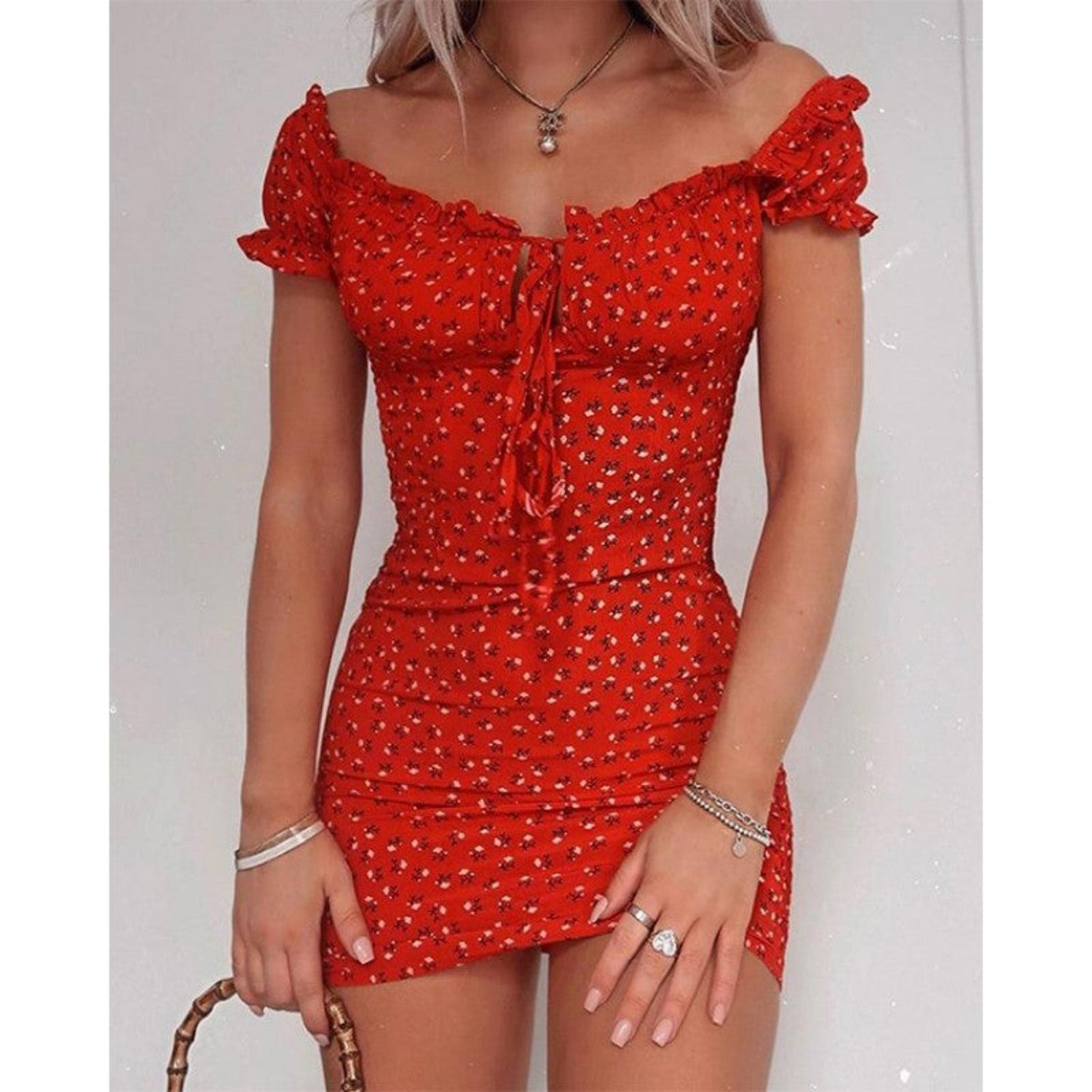 Viva - Off-shoulder Mini Dress With Rose Pattern