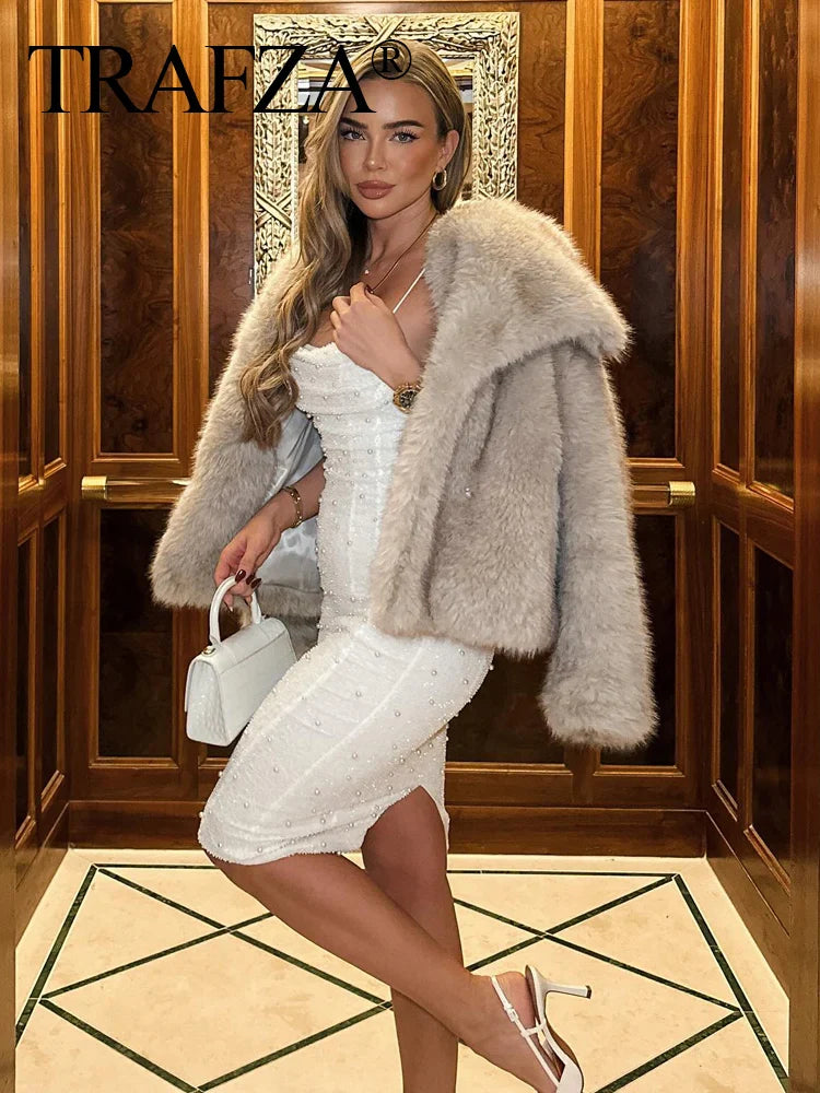 TRAFZA Women's Vintage Style Cropped Faux Fur Jacket - Elegant Loose Long Sleeve Coat - Thick and Warm Outerwear