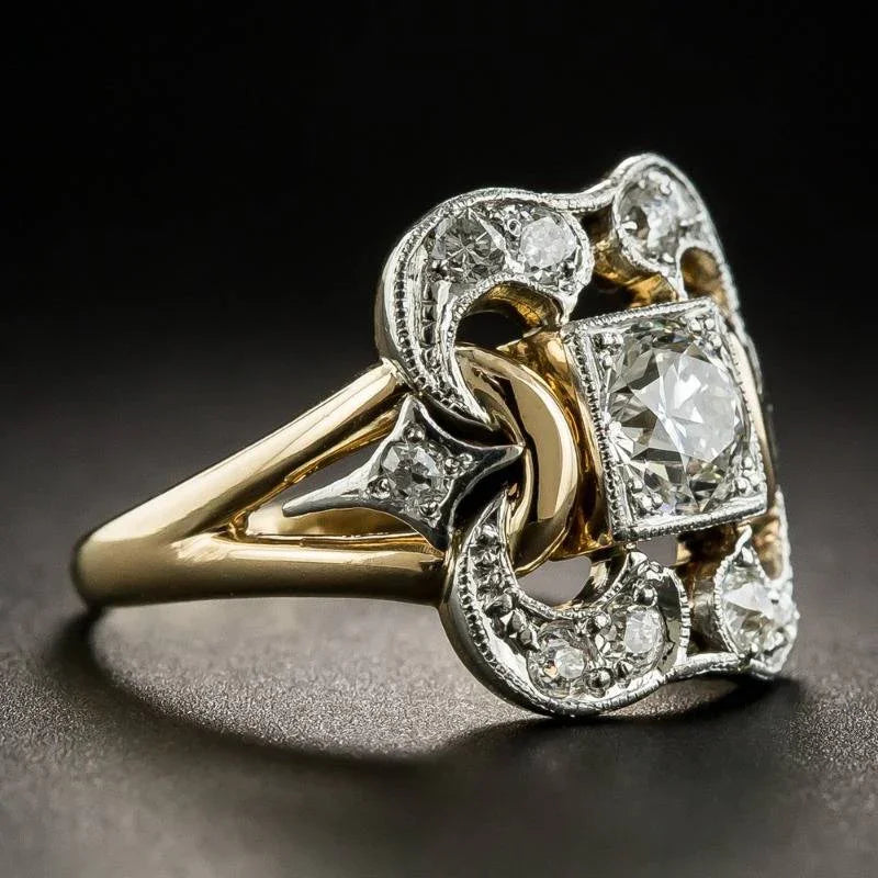 Isadora - Vintage style ring with diamond centrepiece