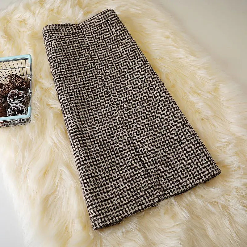 Giselle - Classic pencil skirt with houndstooth pattern