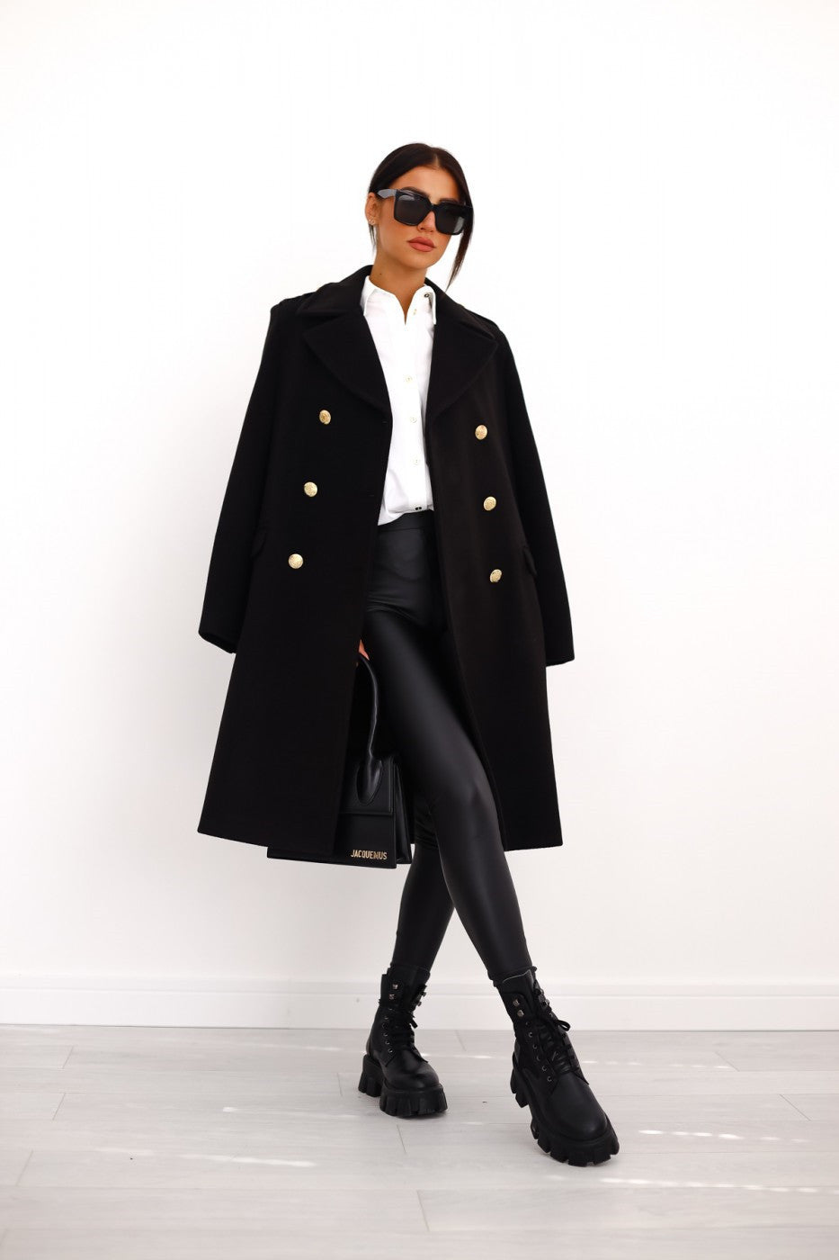 Double-breasted mid-length coat for women