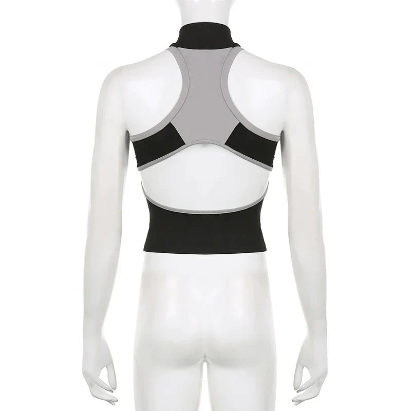 Zoe - Sporty crop top with high collar