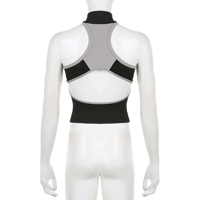 Zoe - Sporty crop top with high collar