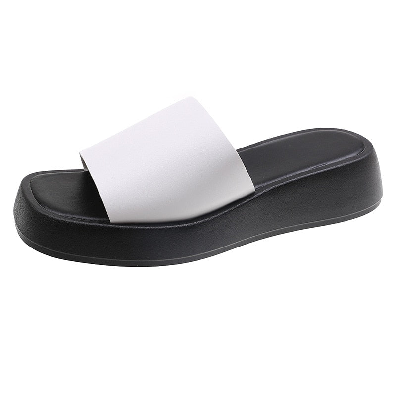 Eva - Minimalist slide sandals with wide strap