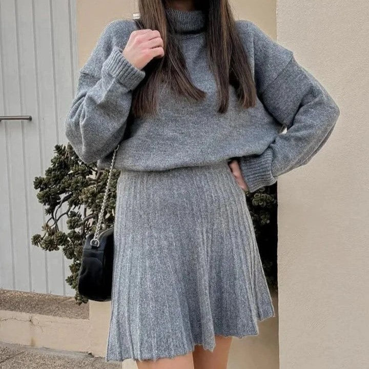 Sophia - Ribbed turtleneck jumper with crop cut and pleated skirt set