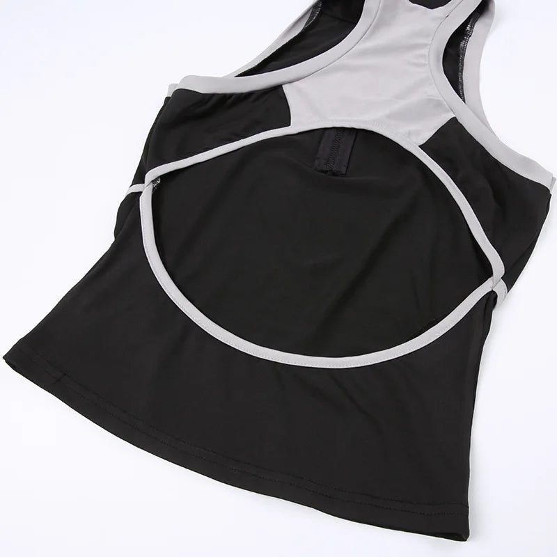 Zoe - Sporty crop top with high collar