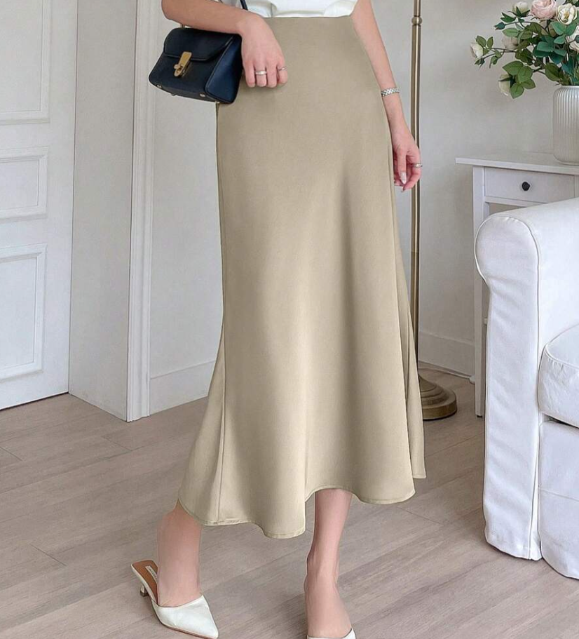 Satin skirt with high waist