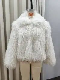 Women's Elegant Long Sleeve Furry Faux Fur Coat with Round Neck