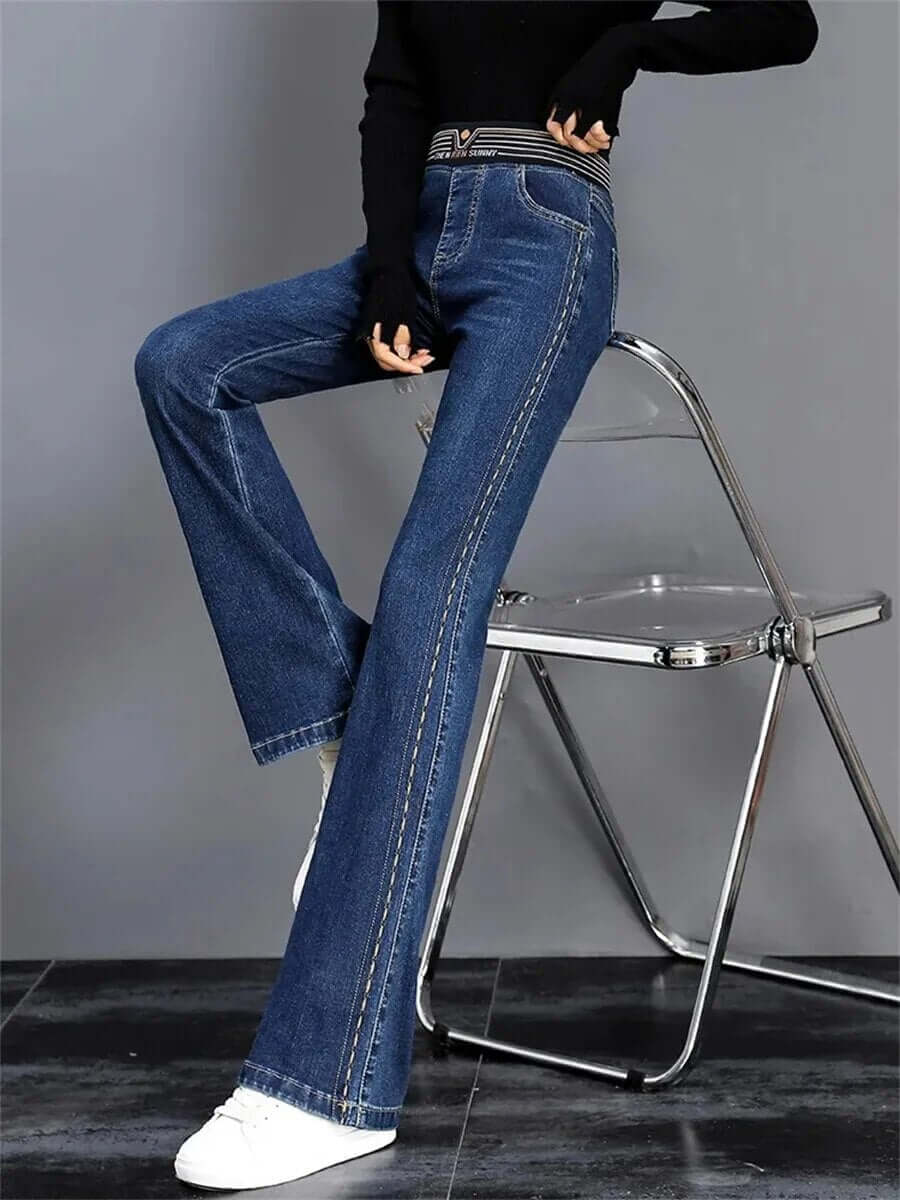 High-waisted jeans