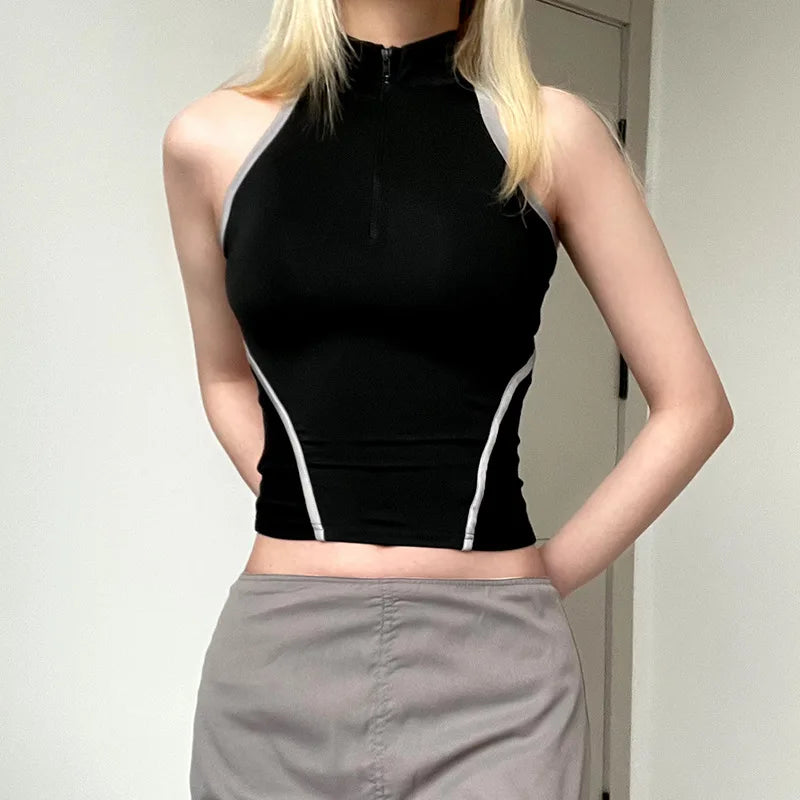 Zoe - Sporty crop top with high collar