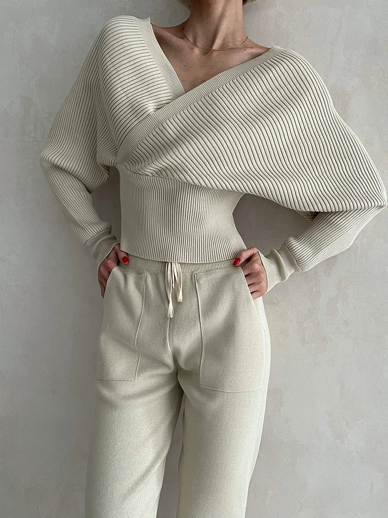 Sexy two-piece off-the-shoulder knitted suit