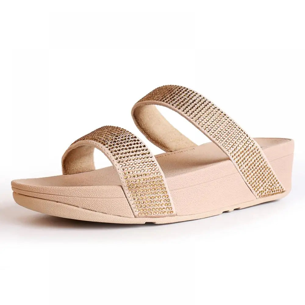 Strass-studded beach sandals for the summer