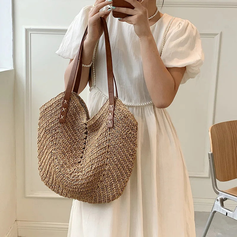 Bohemian style handmade straw shoulder bag for women