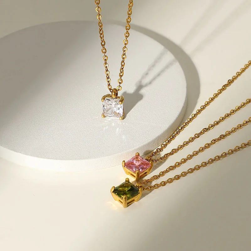 Rebecca - Necklace with solitaire square pendant