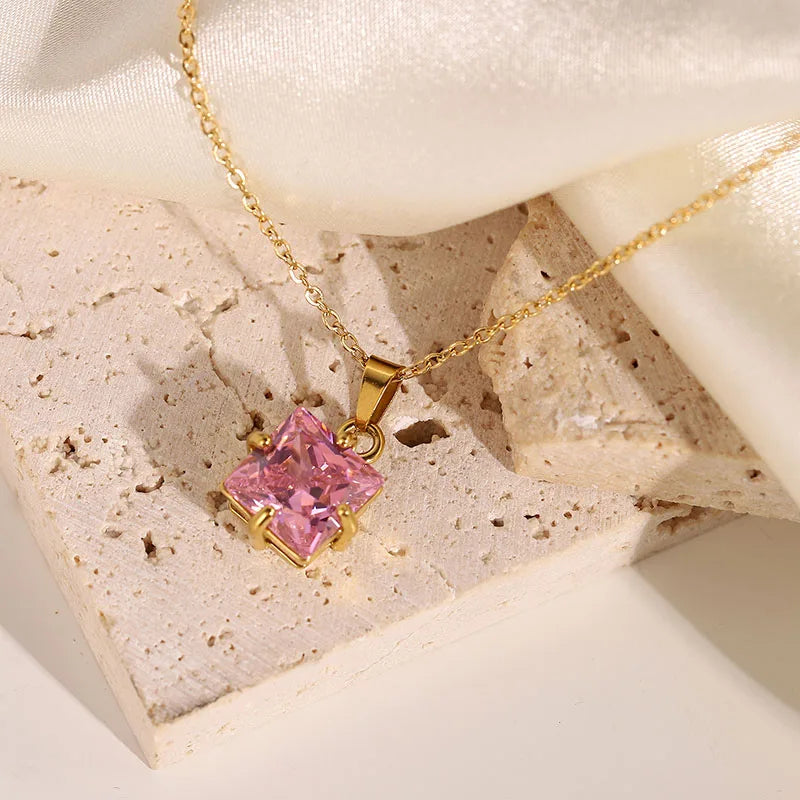 Rebecca - Necklace with solitaire square pendant