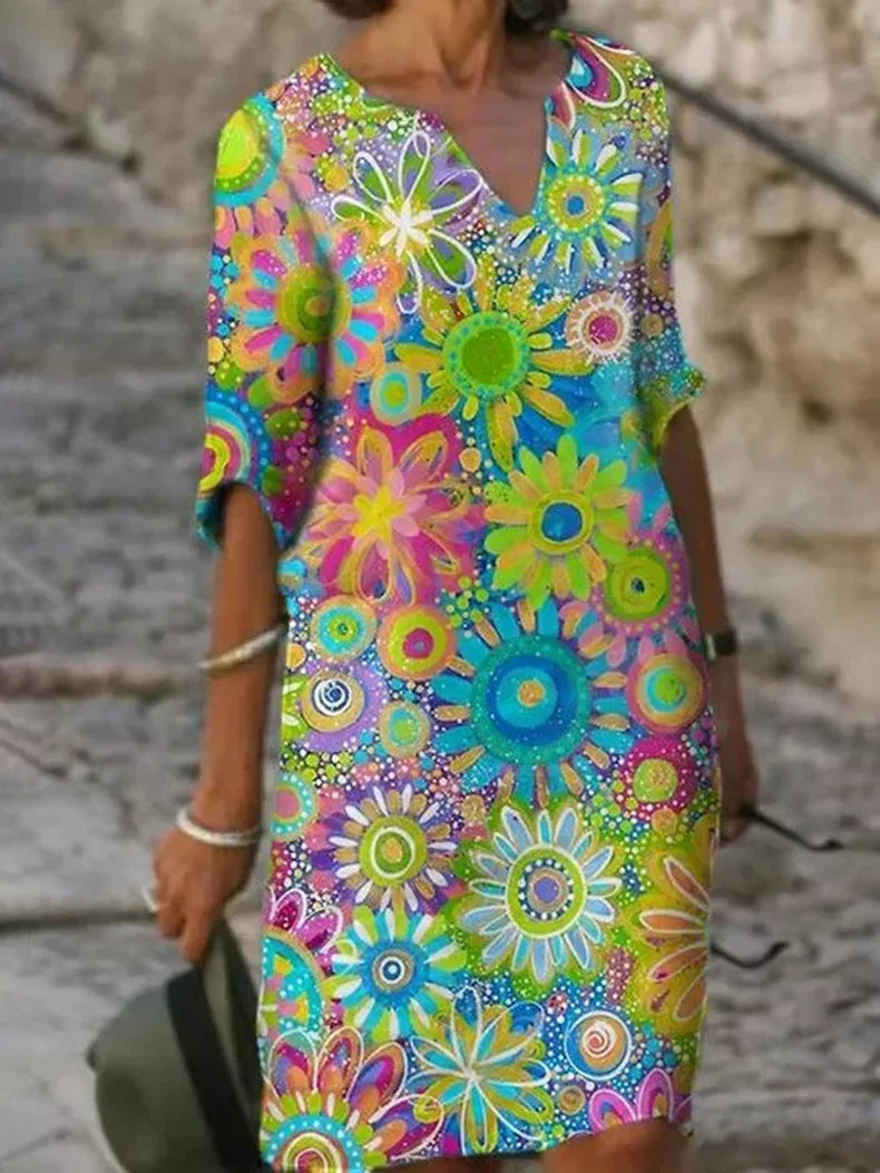 Sunny floral dress: bright pattern, comfortable fit