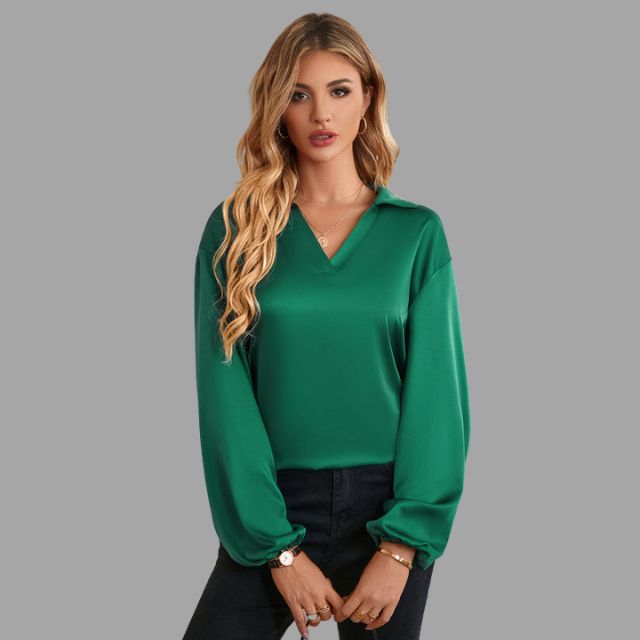 Veronica - V-neck blouse with wide sleeves