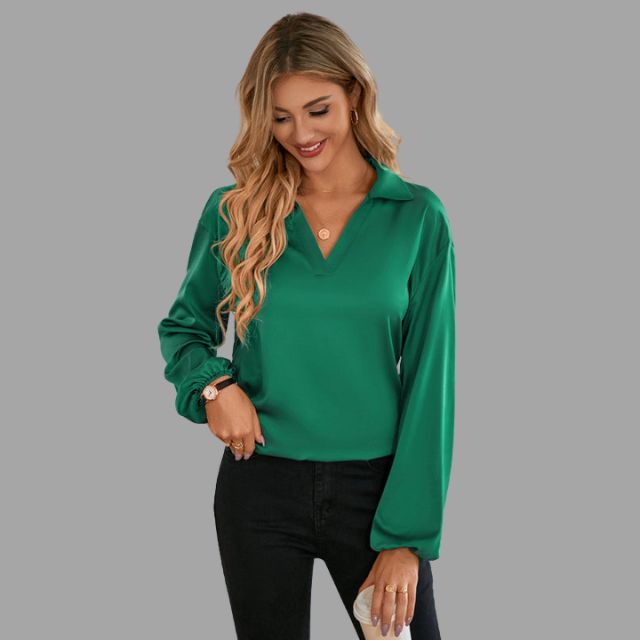 Veronica - V-neck blouse with wide sleeves