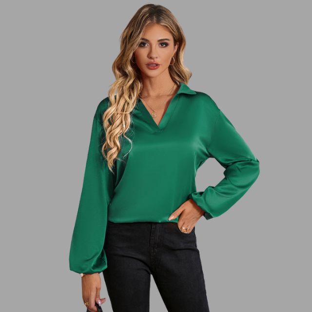 Veronica - V-neck blouse with wide sleeves