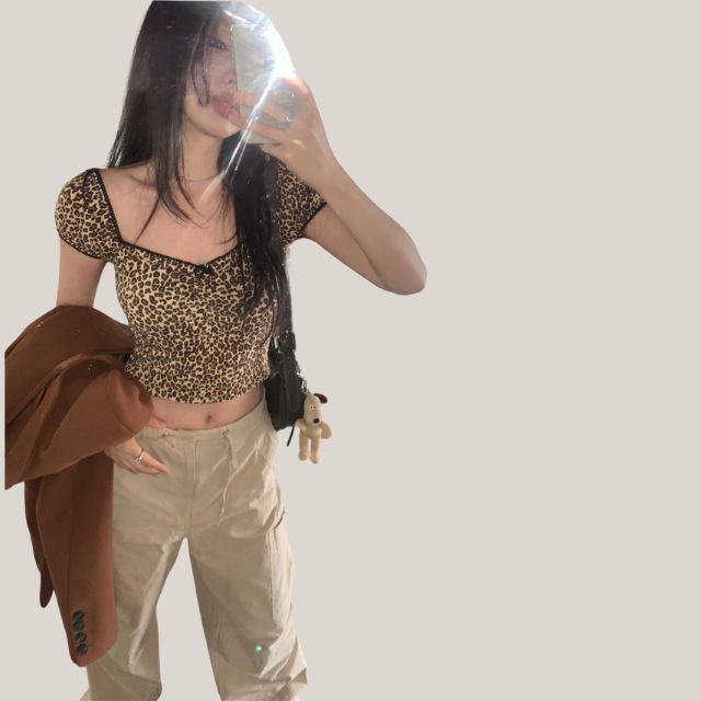 Zara - Leopard print crop top with vintage flair