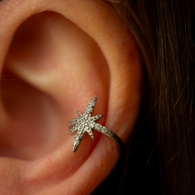 Elodia - Starburst stud earrings with rhinestone