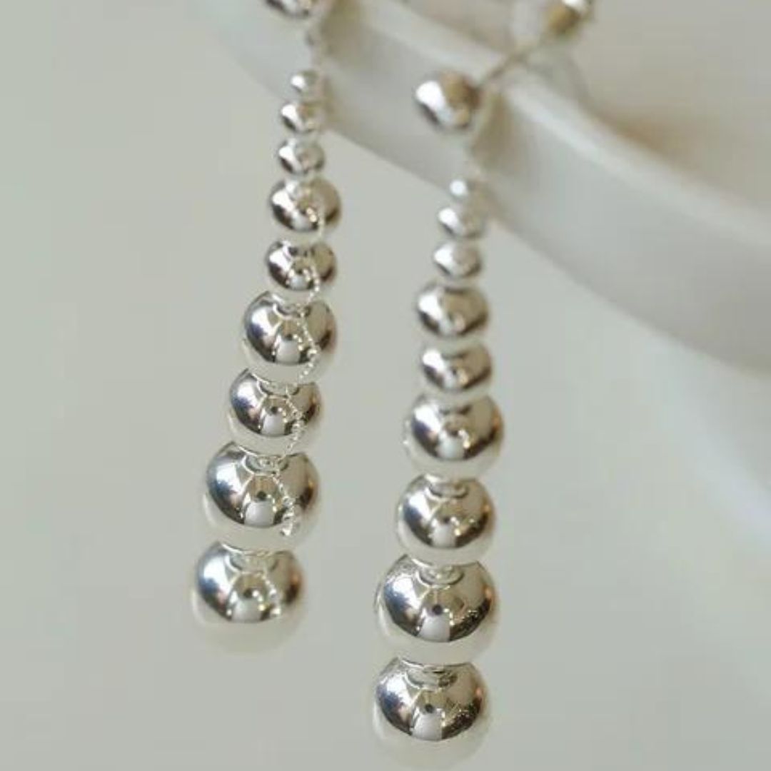 Ava - Chic earrings with metallic pearl strands