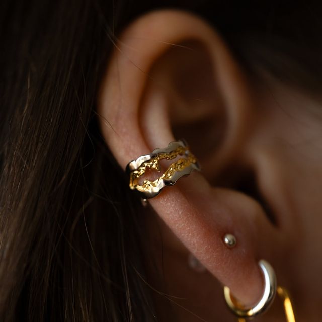 Nadia - Two-coloured ear cuff with chain detail