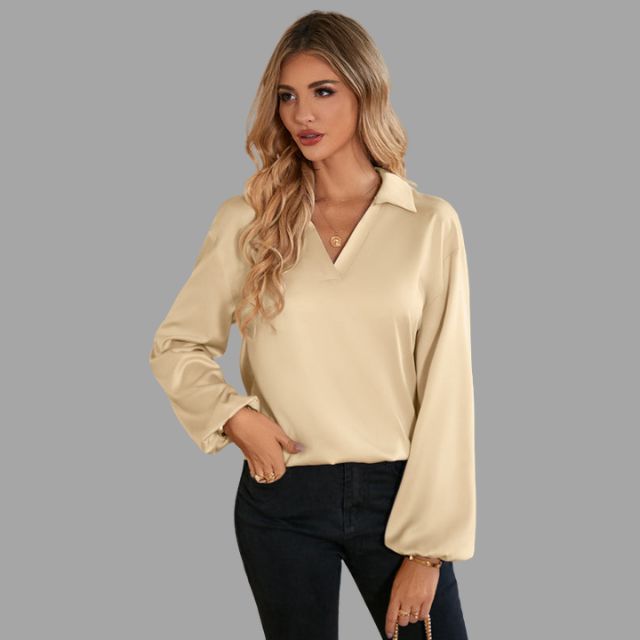 Veronica - V-neck blouse with wide sleeves