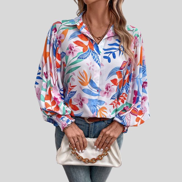 Aira - Flowing blouse with floral print