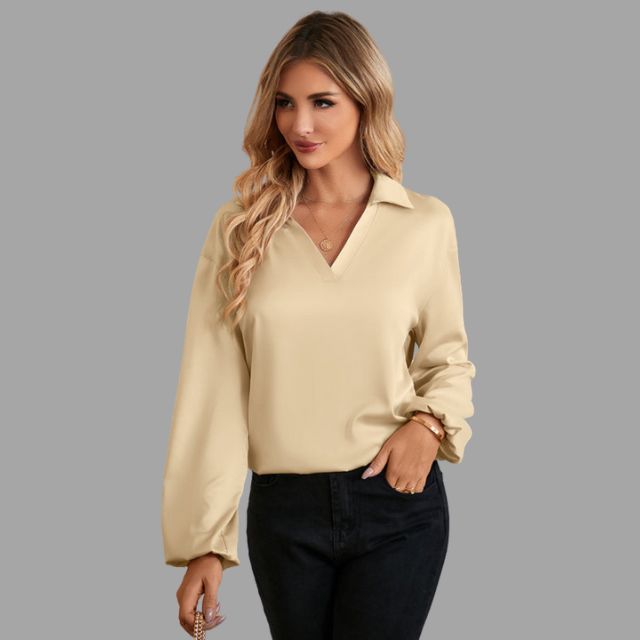 Veronica - V-neck blouse with wide sleeves