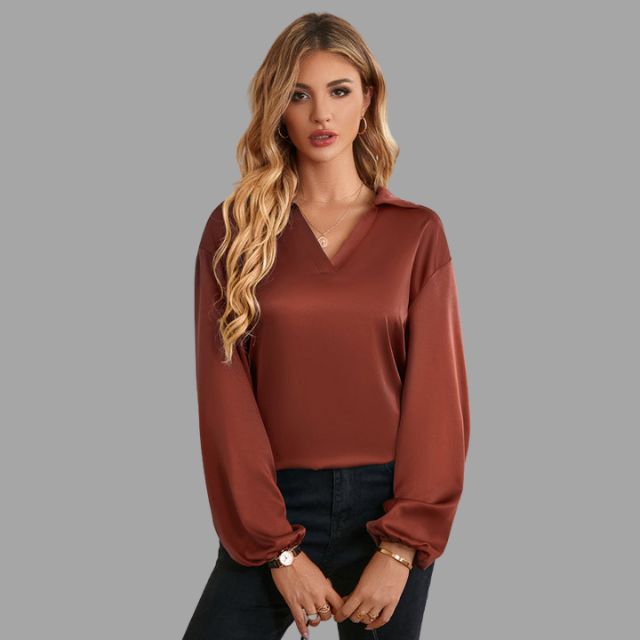 Veronica - V-neck blouse with wide sleeves