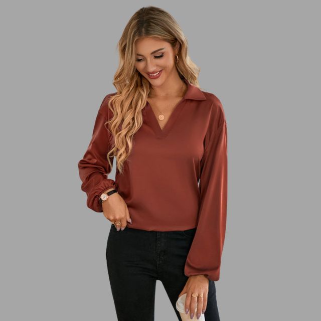 Veronica - V-neck blouse with wide sleeves