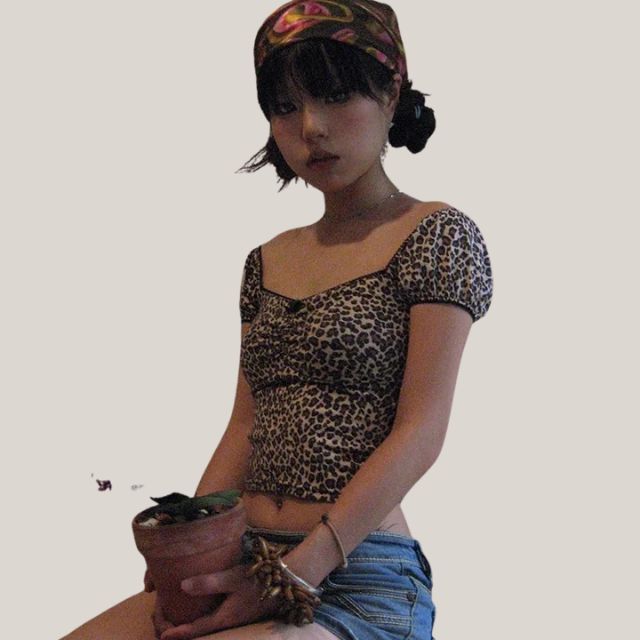 Zara - Leopard print crop top with vintage flair