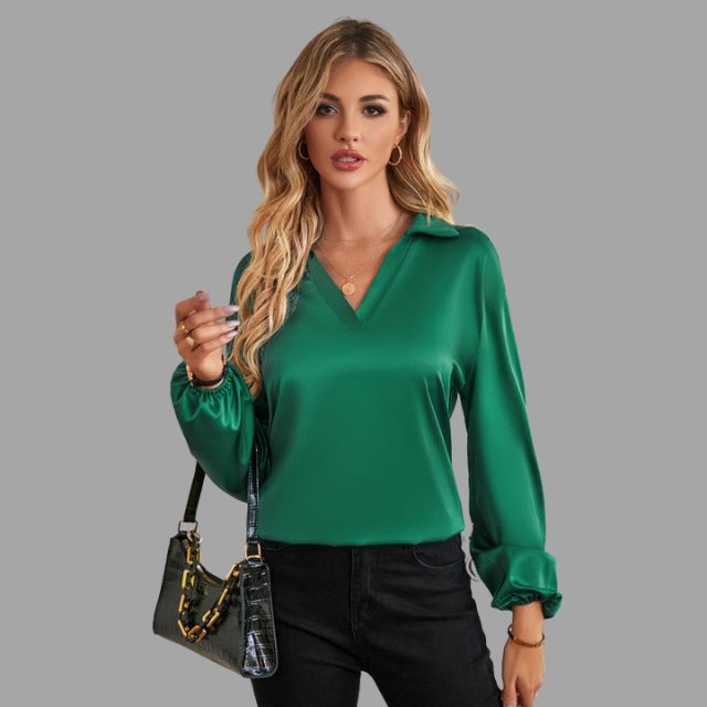 Veronica - V-neck blouse with wide sleeves