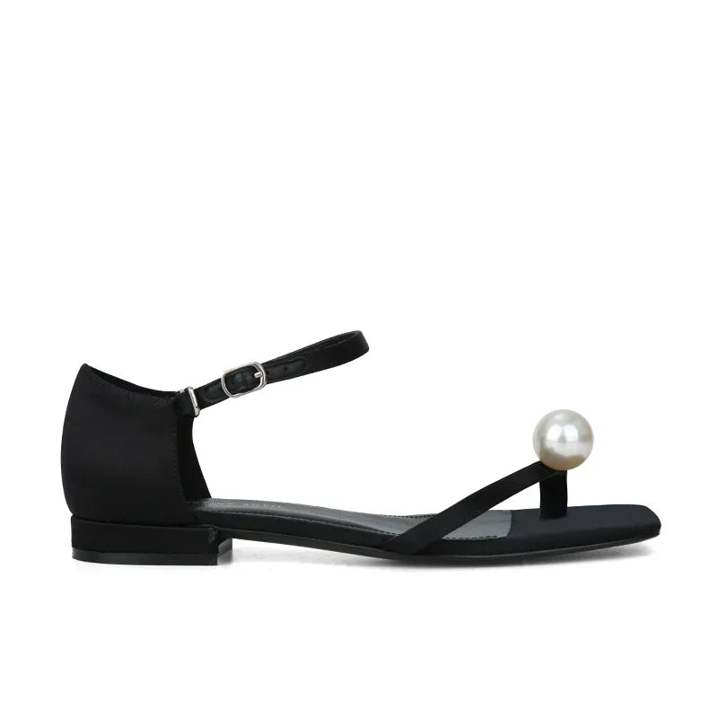 Nora - Flat sandals with pearl embellishment