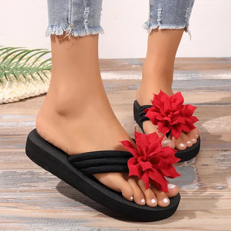 Fashionable women's wedge sandals with floral pattern