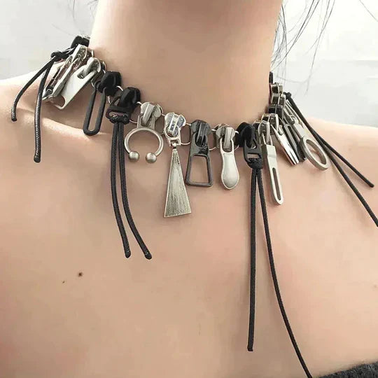 Zippora - Fancy zip pendant choker