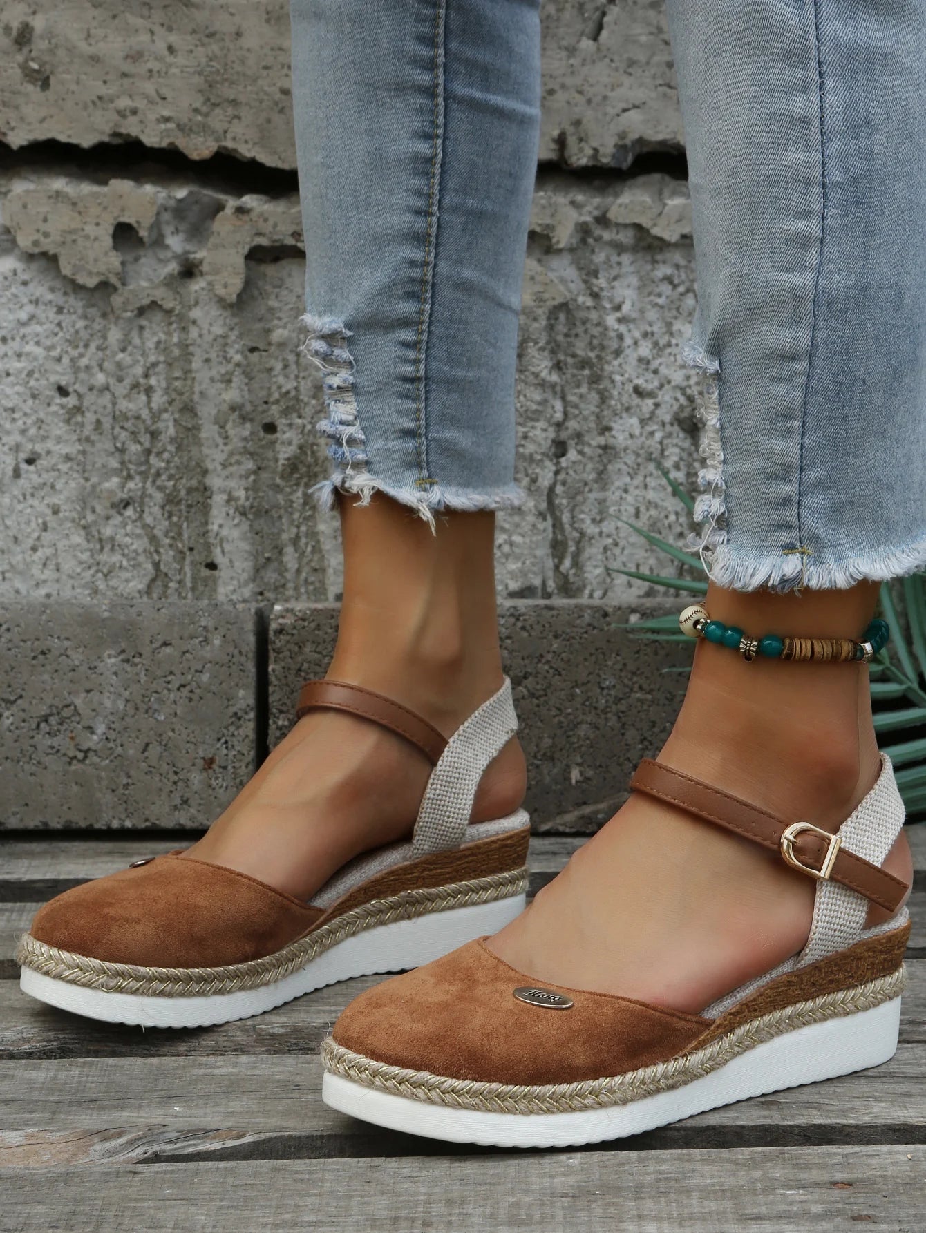 Summery linen wedge sandals in bohemian style