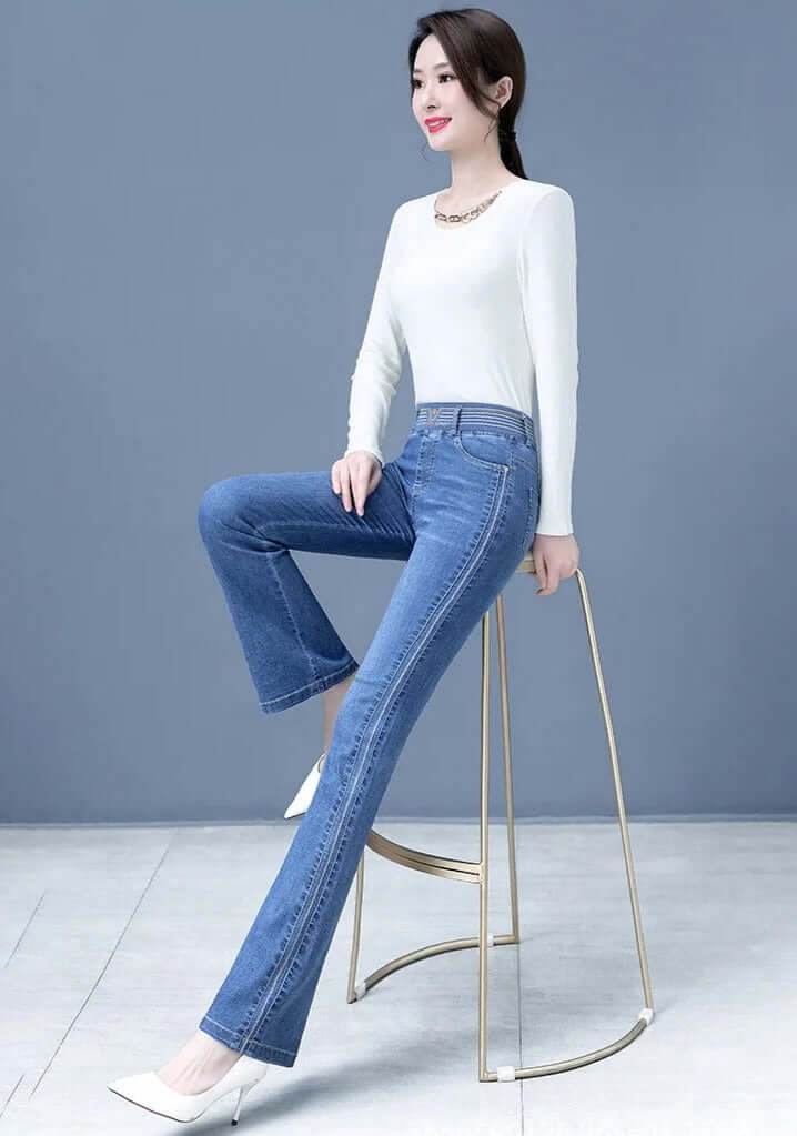 High-waisted jeans